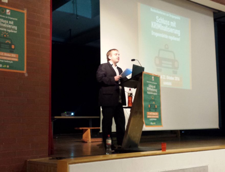 Maximilian Plenert, Kongress Hamburg 2016, Vortrag Cannabis als Medizin Maximilian Plenert, Kongress Hamburg 2016, Vortrag Cannabis als Medizin