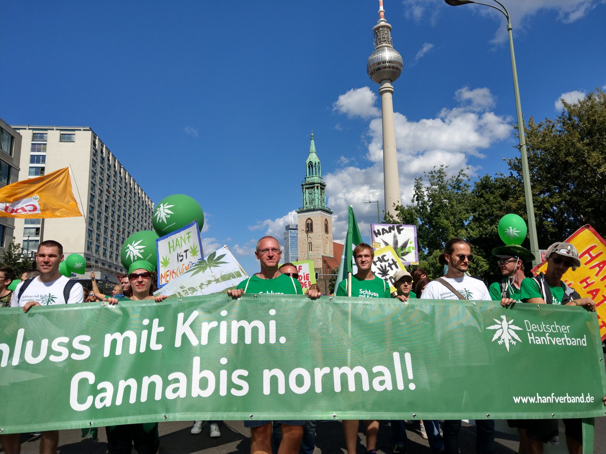 6000 Teilnehmer fordern auf 22. Hanfparade die Legalisierung von Cannabis