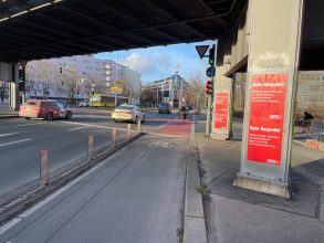 Unbekannte hängen Fake-Plakate vor SPD-Zentrale